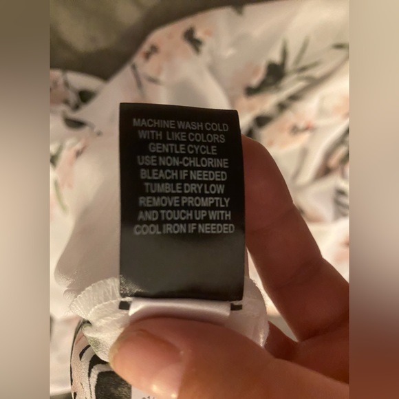 Torrid High Low Short Sleeve Blouse Size 3 - Picture 6 of 9